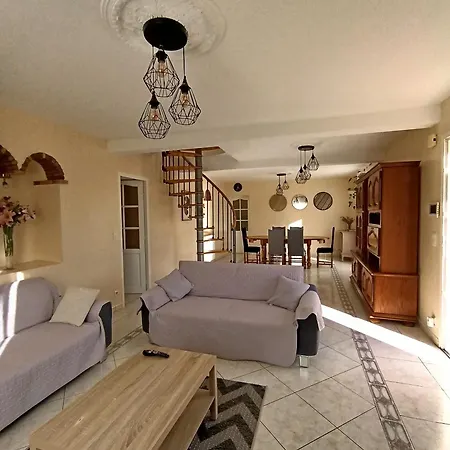 度假居 Maison Avec Jardin Et Piscine Privee *